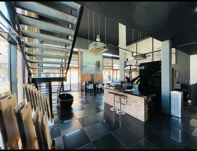 320M² RETAIL TO LET IN FOURWAYS